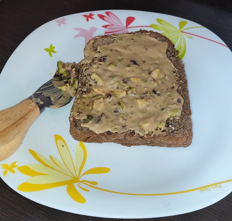 شوکوارده پسته ای ۲۵۰ گرمی